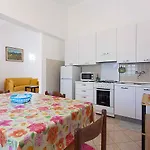 Σπίτι διακοπών House And In - Istrien 42536 Πόρετς
