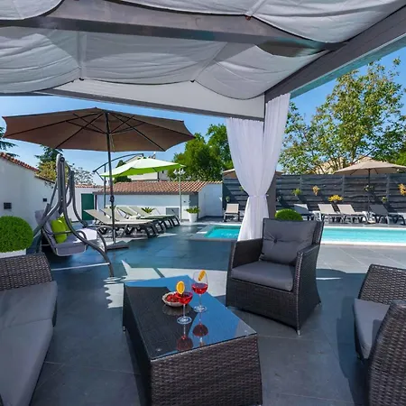 House And In - Istrien 42536 * 波雷奇