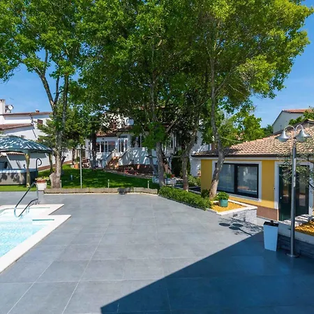 Apartment House And In - Istrien 42536 Porec